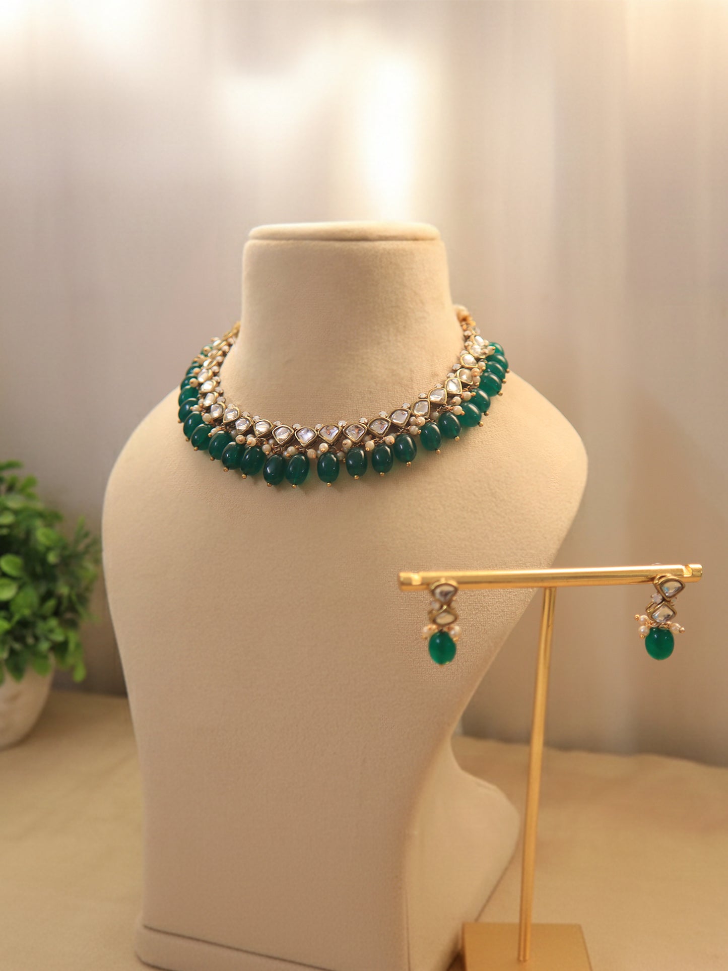 Kundan Linear Choker Set - Green
