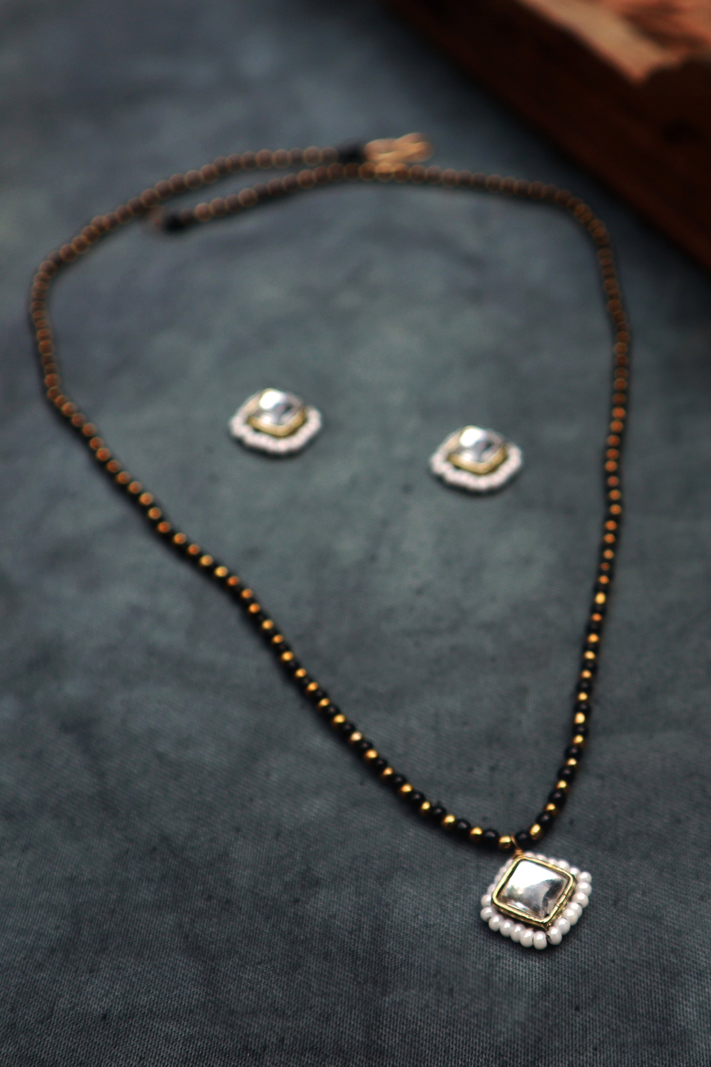 Minimalist Kundan Mangalsutra Necklace Set