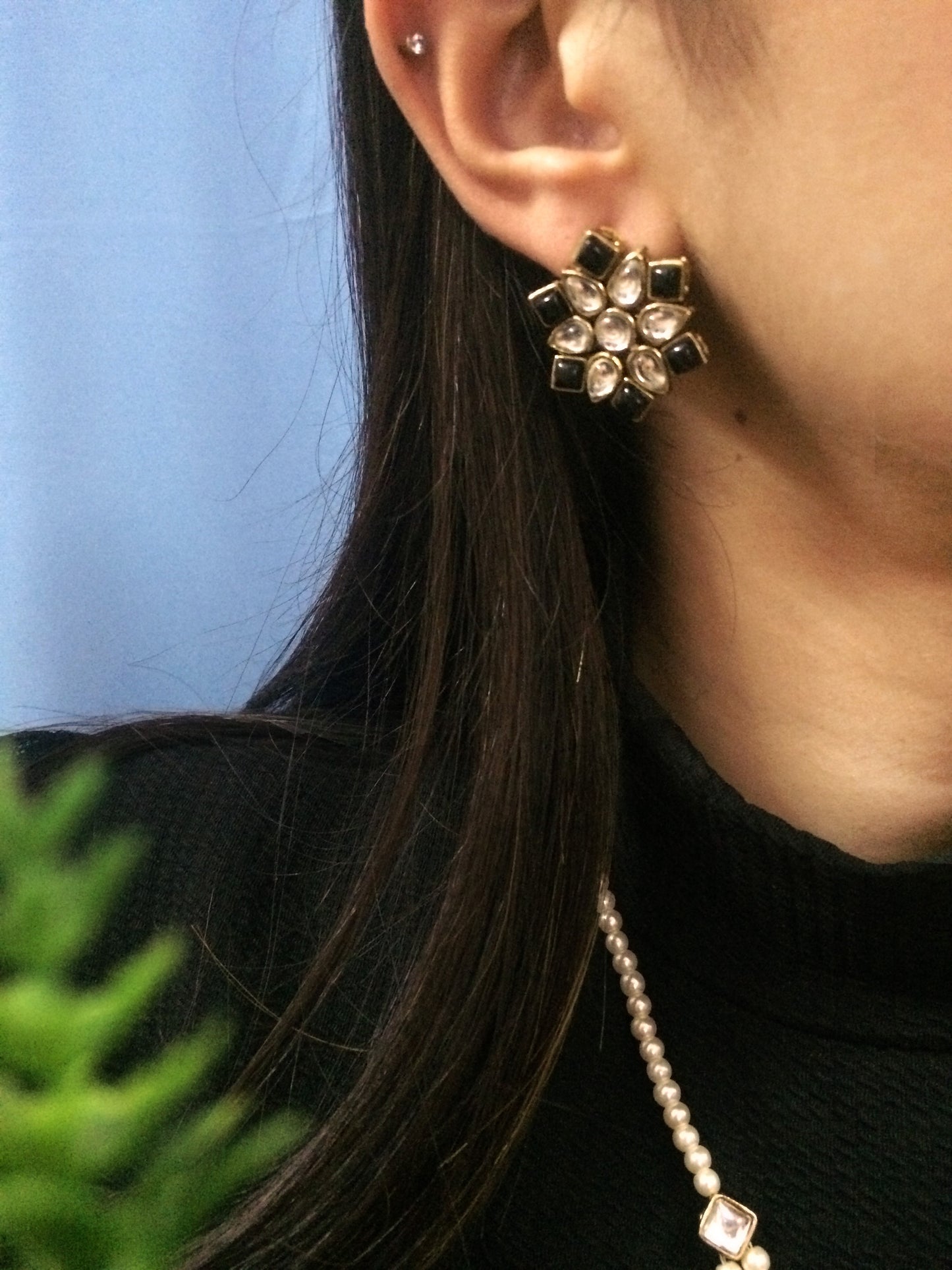 Black Stones and Kundan Small Round Studs