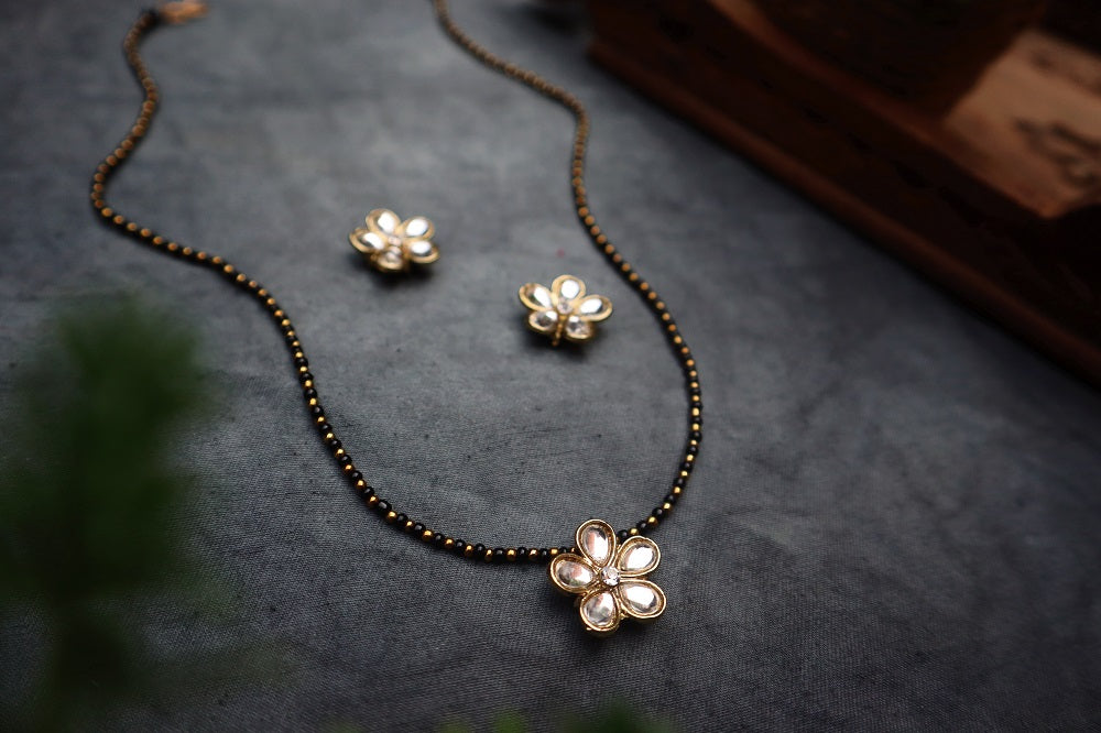 Flower Mangalsutra Necklace Set - Kundan