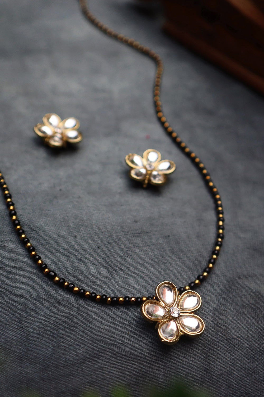 Flower Mangalsutra Necklace Set - Kundan