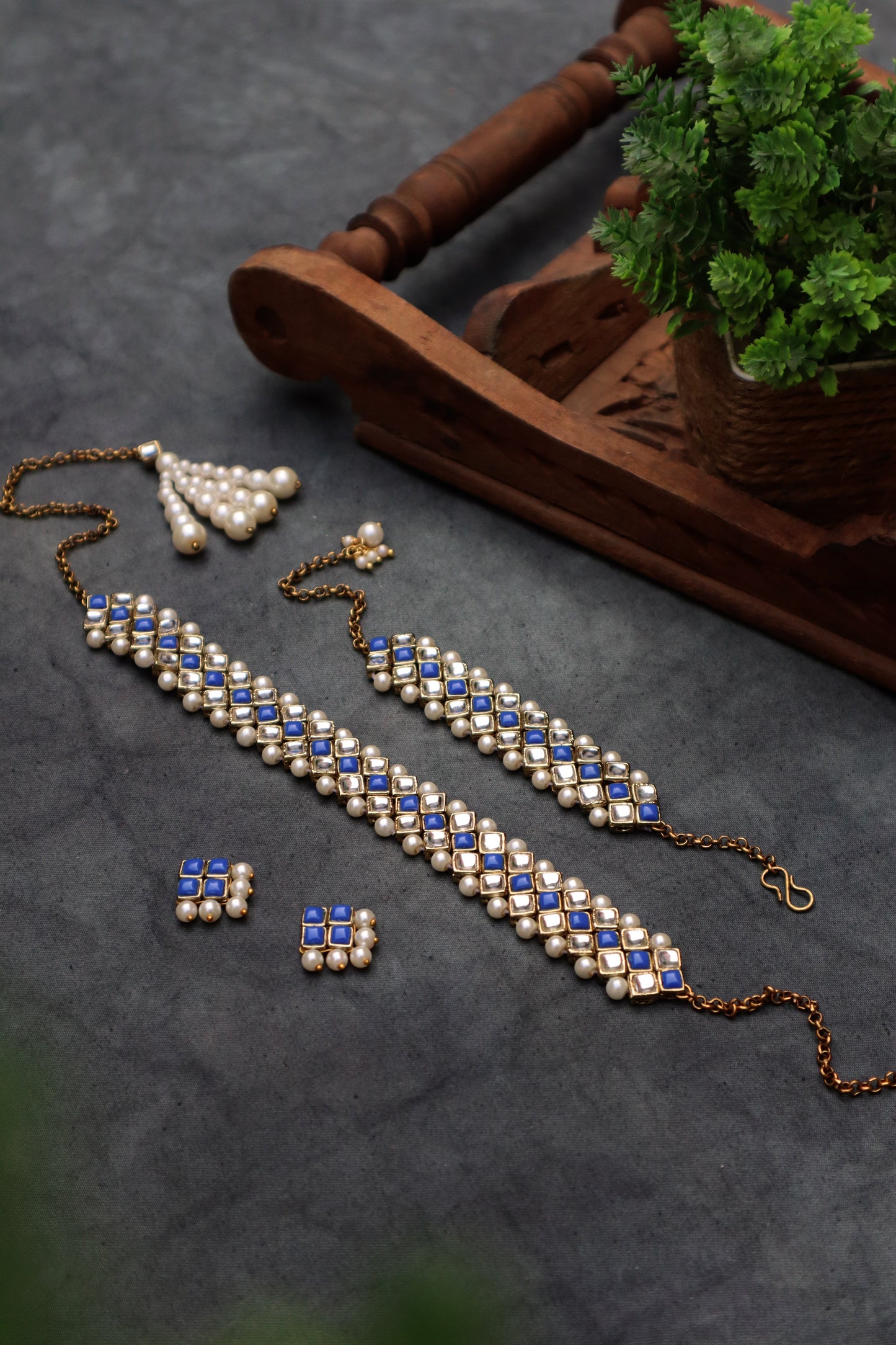 Kundan-Blue Stone Choker Necklace Set With Bracelet