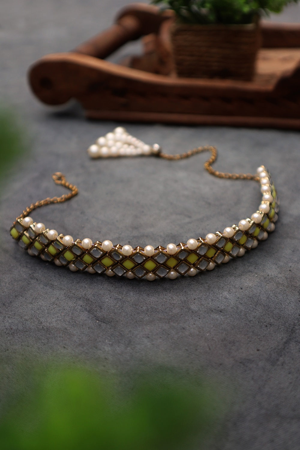 Kundan-Yellow Stone Choker Necklace Set